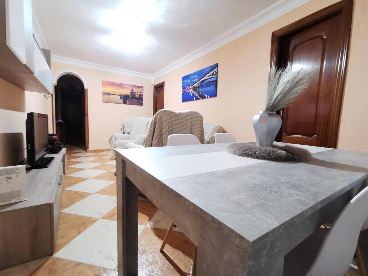 Ferienwohnung Sleepin Triana Sevilla Exterior foto